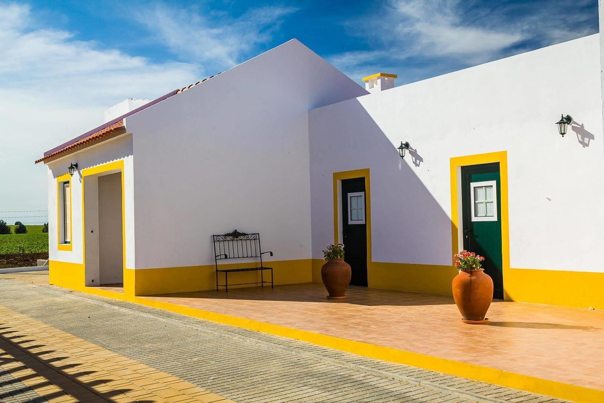 Gasthaus Agro-Turismo Do Roxo Ervidel Exterior foto