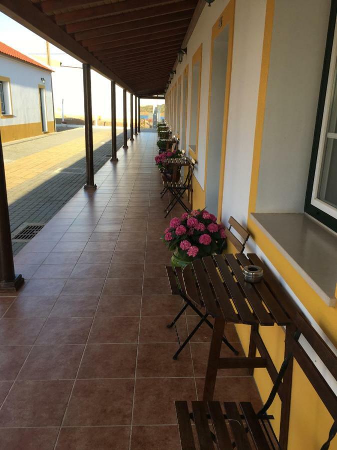 Gasthaus Agro-Turismo Do Roxo Ervidel Exterior foto